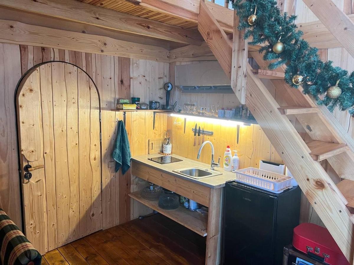 Dragon House In The Tree! Jacuzzi, Sauna ,Cinema,Heated Lici  Exterior photo